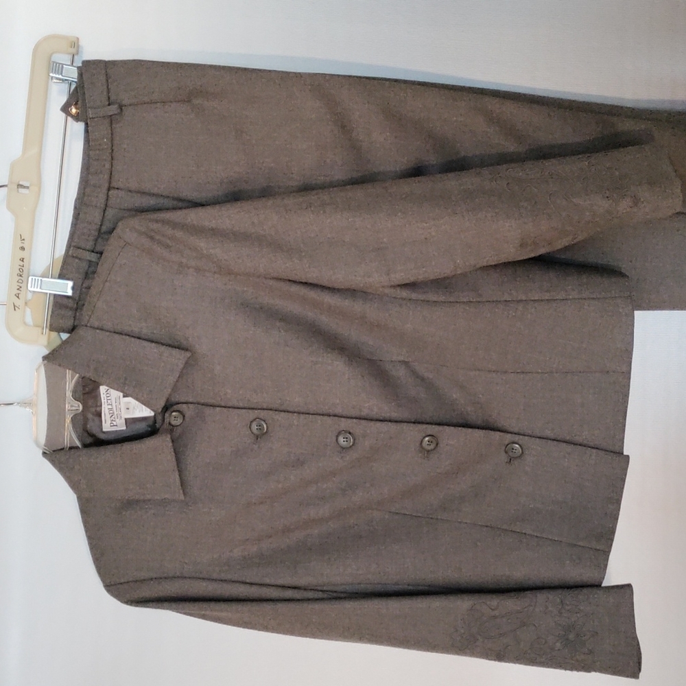 Pendleton women's two piece suit size 8